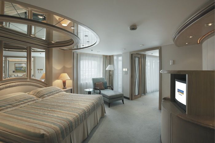 Royal Caribbean International Vision of the Seas Accommodation Royal Suite 1.jpeg